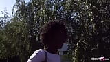 Alman izci - siyah zenci zaawaadi terk edilmiş bir yere açık havada sikişiyor snapshot 2