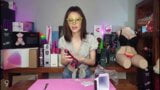 Sarah menuntut unboxing - kotak mainan seks terbesar sejauh ini snapshot 19