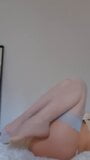 Sexy Beine und Nylon spielen snapshot 3