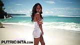 Putri Cinta nakedly strolled along the sandy beach snapshot 9