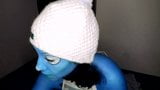 Грудастая Smurfette сосет и лижет ее синие соски snapshot 21