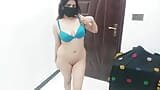 Chica reina de belleza paquistaní bailando desnuda en videollamada en vivo snapshot 11