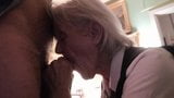 Deense oma 92 jaar oud, jongen 29 snapshot 1