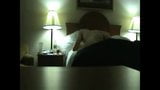 Секс в отеле в любительском видео snapshot 19