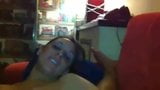 Linda chica chupando, follada con los dedos y facializada snapshot 16