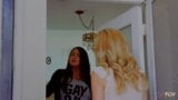 Une MILF lesbienne blonde incroyable avec de petits seins s'amuse avec une jolie latina mince snapshot 4