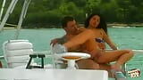 Tout le monde sait que les latinas adorent le sexe anal, surtout quand on a un gros bateau snapshot 12