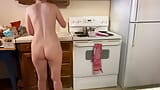 ジンジャーペアタルトは、このビデオが気に入らなくても気にしません!キッチンで裸 第69話(笑) snapshot 9