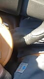 在我朋友的车里，在她的车里看到她的凉鞋 snapshot 9