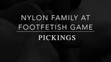 Famiglia di nylon alle raccolte di selvaggina con i piedi snapshot 1