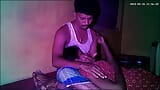 Indische dorfhaus-ehefrau küsst nacht snapshot 13