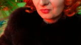 Lippenstiftfetisjvideo - close -up ASMR - blogger Arya in bont snapshot 4