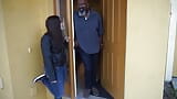 Puta blanca sucia seduce a un gran vecino negro para obtener lo que quiere - bbc snapshot 1