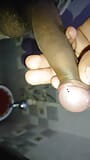 Grosse bite noire indienne dans la salle de bain, masturbation, star du porno snapshot 2