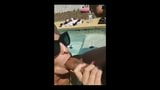 Amador interracial - loira milf chupa bbc na piscina snapshot 10
