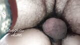 Je gémis bruyamment en recevant une sodomie douloureuse dans mon cul poilu et serré! 💥​ Painal - Doggy - Anal Creampie snapshot 12