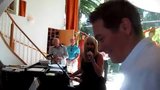 Suzanne Somers zingt (niet naakt) snapshot 1