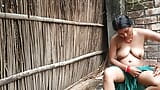 India del pueblo chupó tierra mientras se bañaba y bebí tierra Kapai snapshot 16