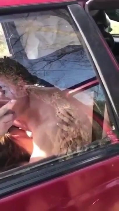 Lelaki polis meminta pakaian dalam semasa pasangan seks