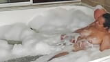 アダマンデーブとルポと一緒に入浴する隣人に関する完全な4K映画 snapshot 2