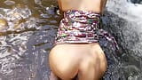 Deshi ragazza indiana che fa il bagno nuda in una giungla fiume snapshot 8