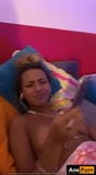 Linda garota de topless provocando seus peitos snapshot 4