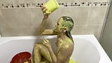 Gunge orgasmo en el baño snapshot 4