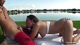 Une superbe adolescente brune se fait baiser dehors snapshot 4