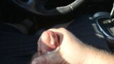 Masturbándose en el auto después del trabajo en el estacionamiento snapshot 10