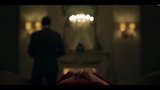 Elizabeth Moss. Yvonne Strahovski -The Handmaid's Tail e1-e5 snapshot 8