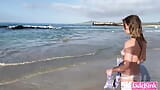 Calda moglie amatoriale anche la nuda in spiaggia video vero snapshot 10