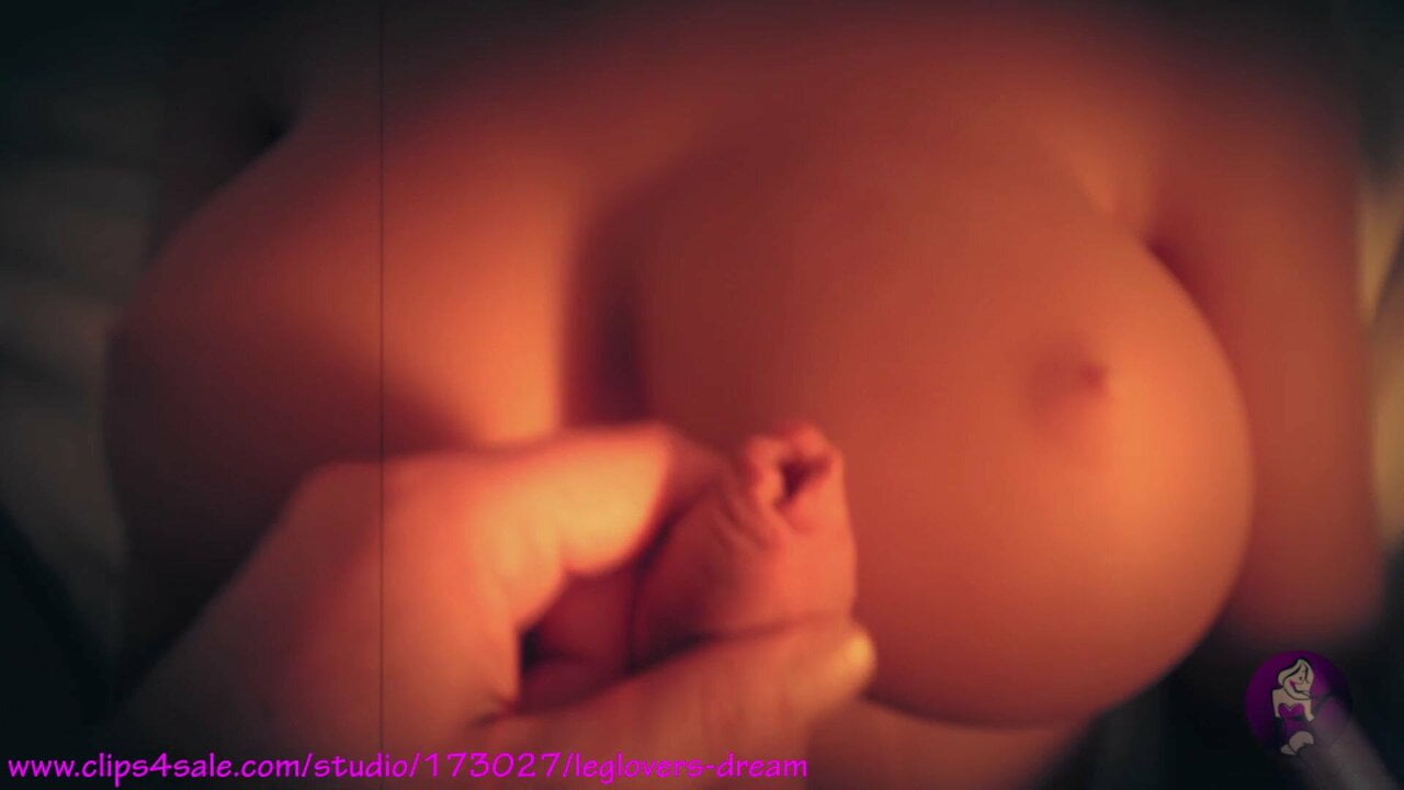belle poupée baise un vieux chanceux