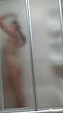 Kijk naar me onder de douche zonder dat ik het merken snapshot 2