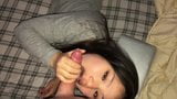 Drăguță asiatică care suge o pulă mare albă cu față snapshot 9