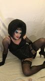 El maquillaje pesado drag queen elimina el tapón trasero y lo limpia snapshot 4