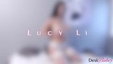 Lucy Li string ouvert und rosa Dildo snapshot 1