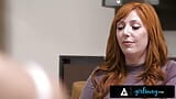 Girlsway - lauren phillips conduce un'orgia squirting lesbica alla terapia sessuale con eliza ibarra! SCENA COMPLETA snapshot 3