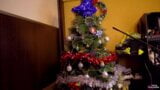 Рождественский хардкорный минет с глубокой глоткой - сперма в глотке snapshot 1
