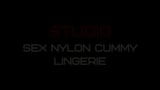 Lungo minetto e creampie in lingerie di nylon nero snapshot 1