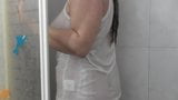 Je filme ma demi-sœur à forte poitrine sous la douche snapshot 5