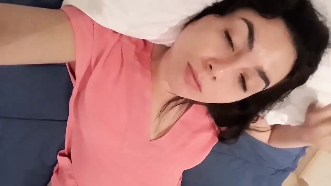 Free watch & Download She wakes up and her pussy is already wet!