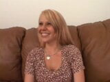 Lusty MILF knows how to handle hard cock on couch snapshot 4