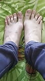 Dedos peludos Uñas de los pies naturales, suelas hermosas. snapshot 7