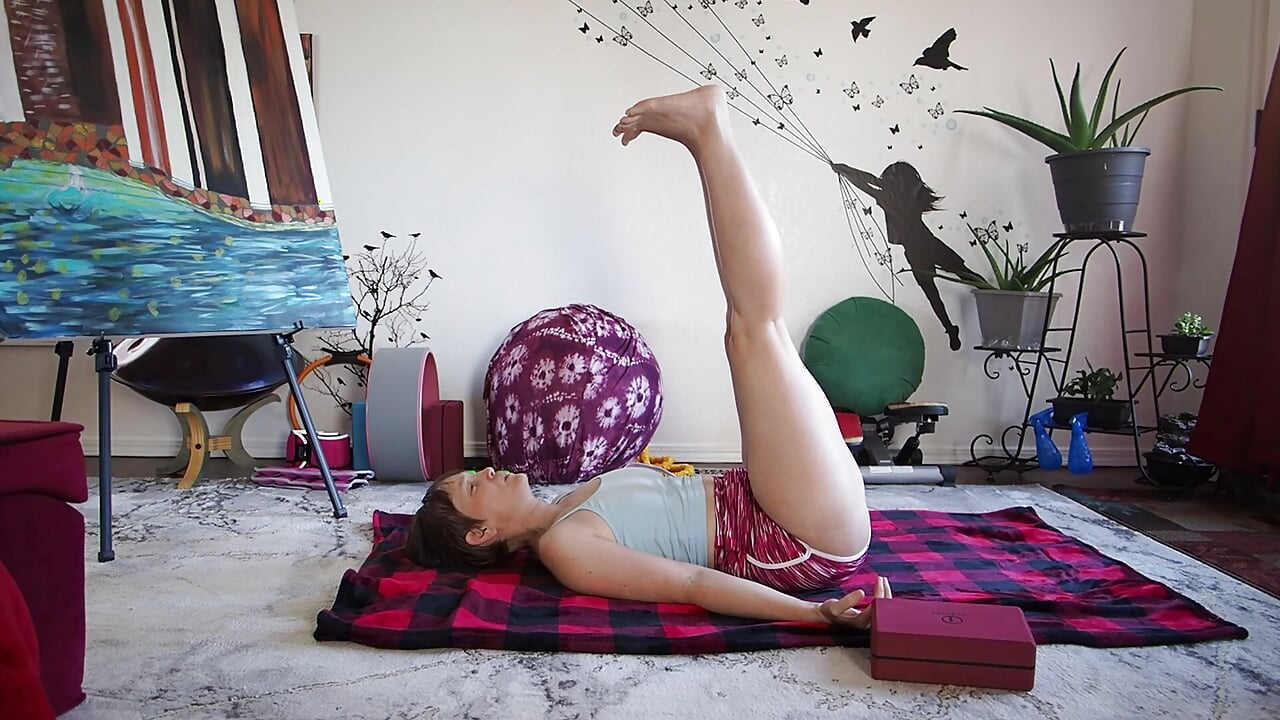 Aurora Willows Booty shorts workout for sciatica nerve pain