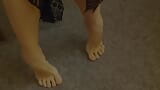 Les pieds de Selena posant et footjob snapshot 1