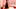 Model webcam kurus kolombia dengan wajah gadis lugu, dia suka bertingkah laku di depan ribuan pe