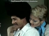 Juliet Anderson, John Holmes, Jamie Gillis nella classica scopata snapshot 5