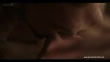 Rosamund Pike, scènes de nu - femmes amoureuses - HD snapshot 12