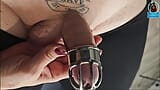 Nouvelle démonstration de montage de cage de chasteté ! Dominatrice Domination Féminine BDSM Servitude Orgasme Déni Milf Réel snapshot 8