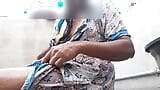 Tamil esposa Swetha - banho nu em vídeo caseiro snapshot 11